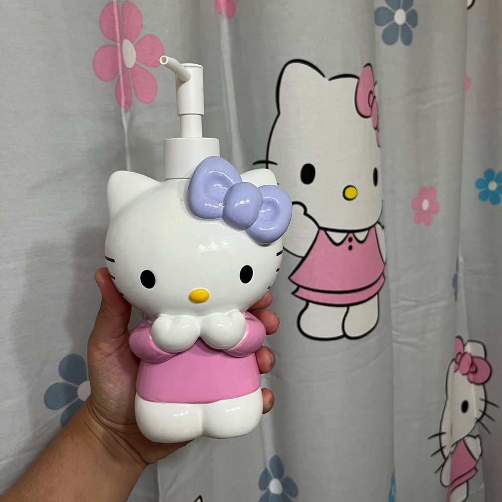 Hello kitty soap/lotion dispenser